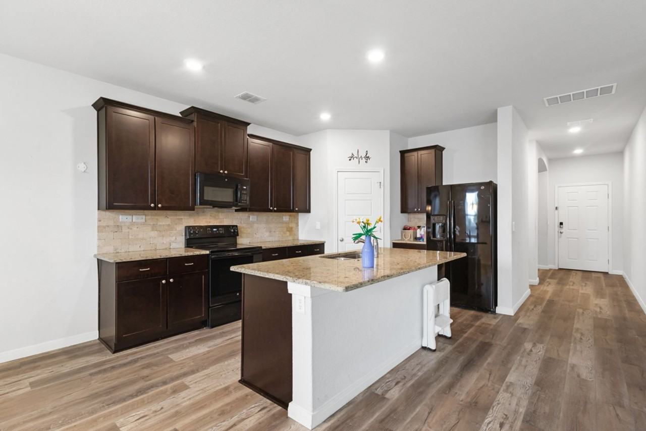 10679 Penelope Way - Photo 7 of 27