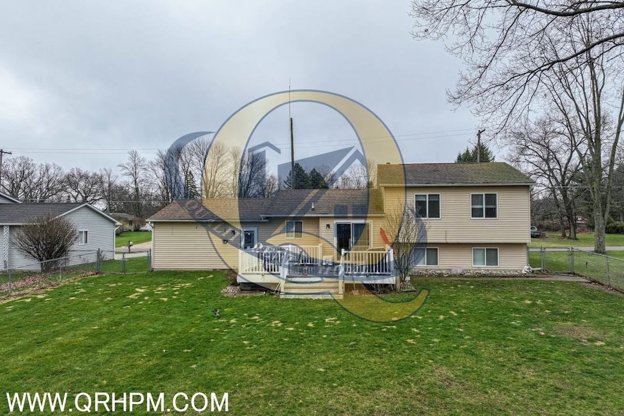 921 Byram Lake Dr - Photo 7 of 10