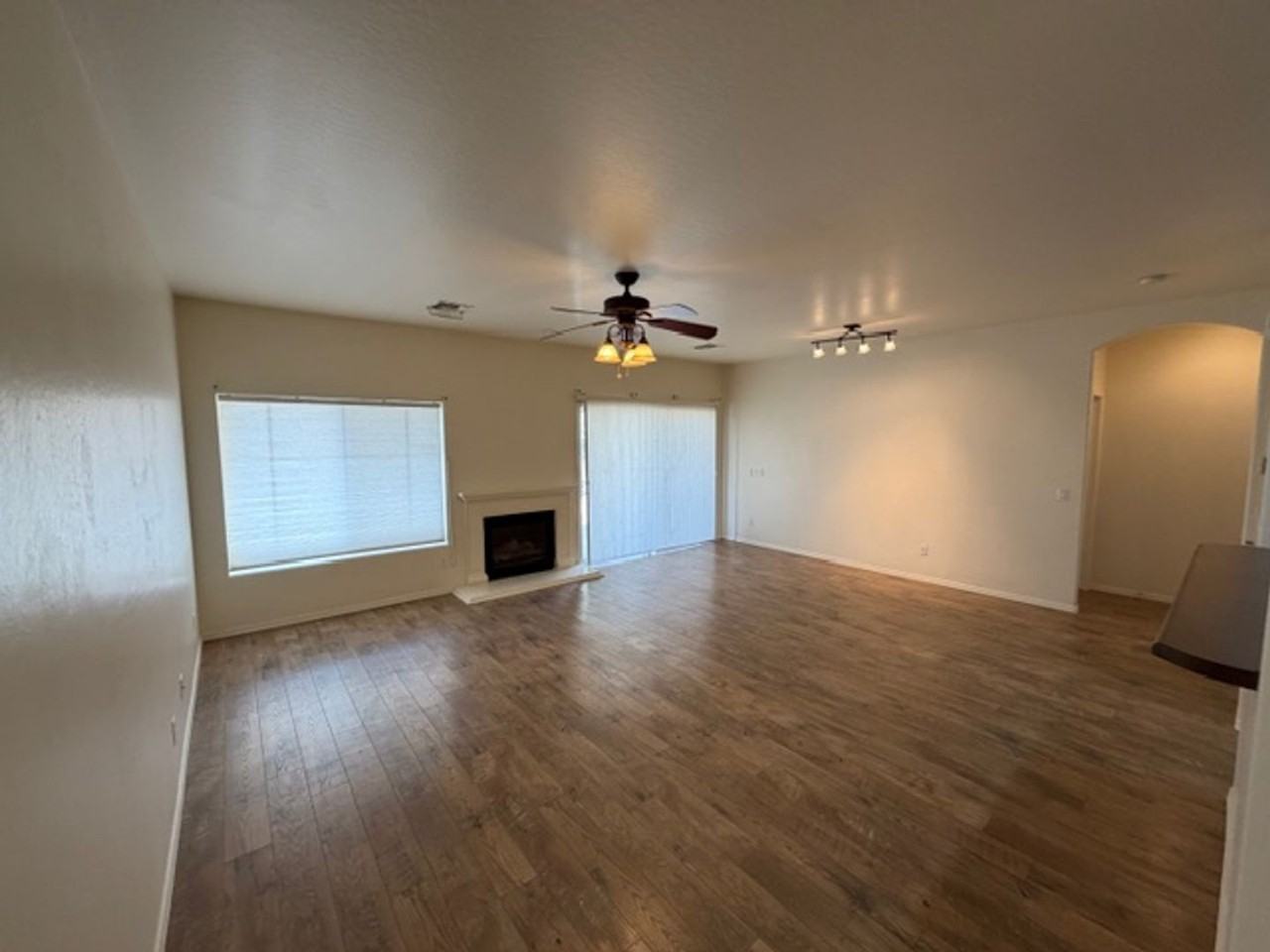 7902 E Prickly Pear Path - Photo 3 of 30