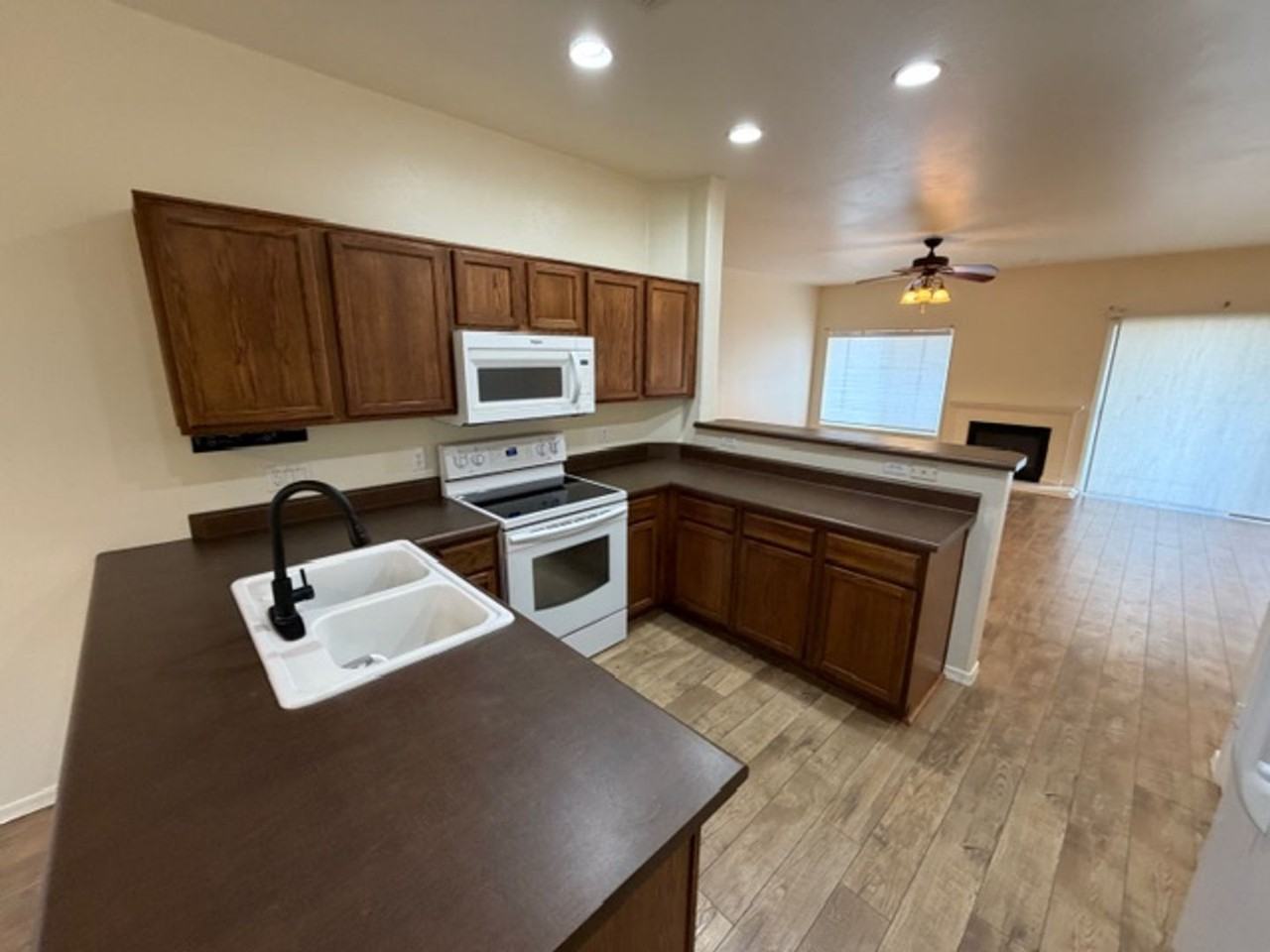 7902 E Prickly Pear Path - Photo 6 of 30