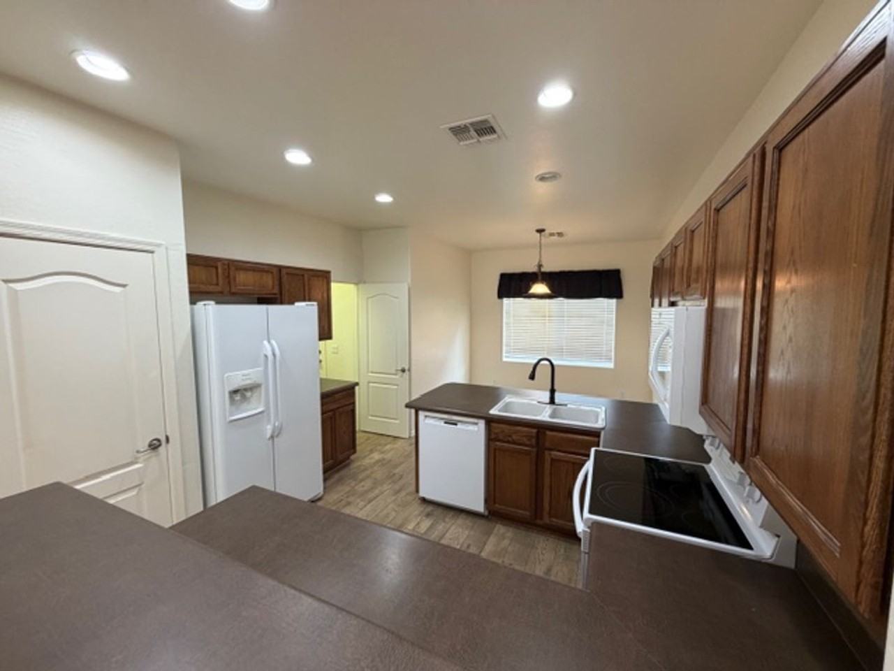 7902 E Prickly Pear Path - Photo 7 of 30