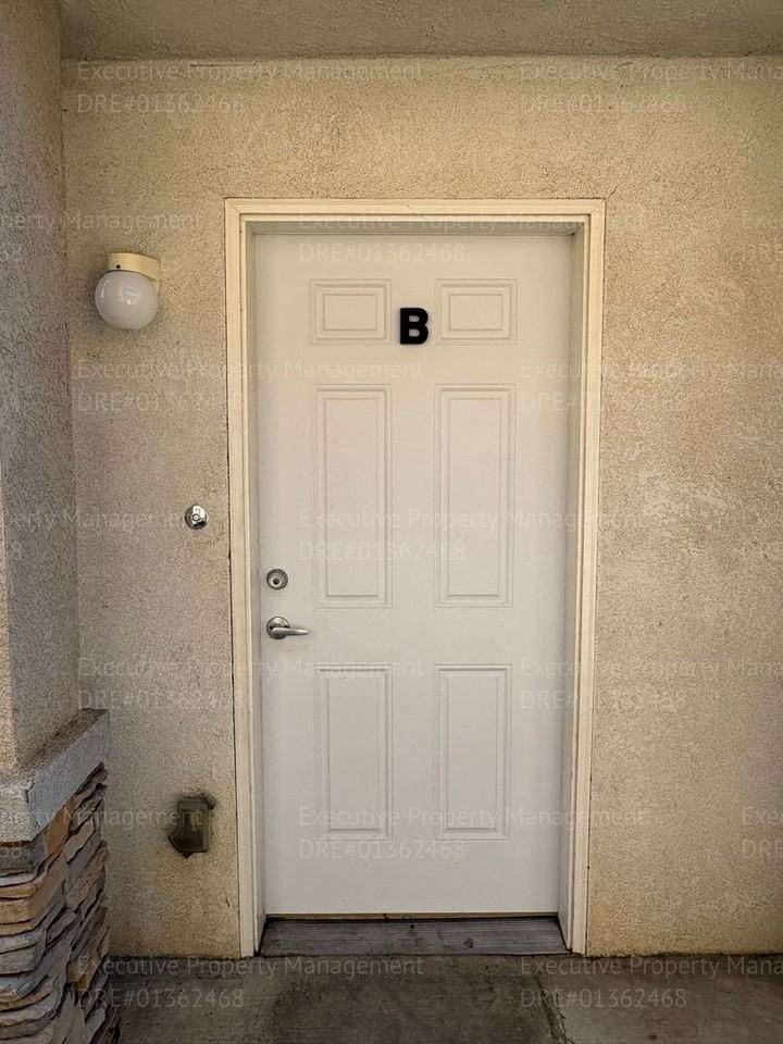 600 Hosking Ave Apt 39 - Photo 3 of 45