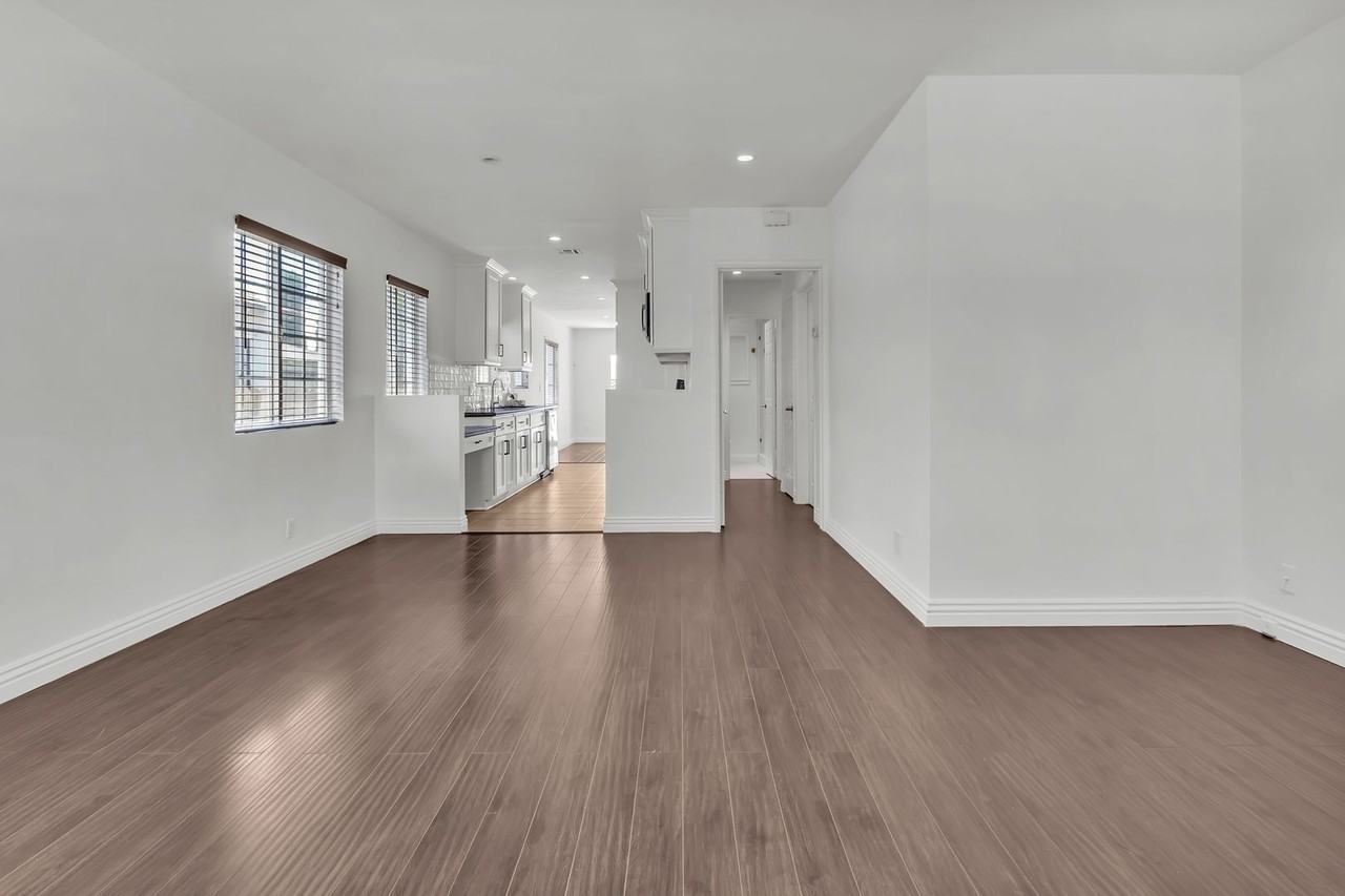 4818 W 138th St - Photo 6 of 33