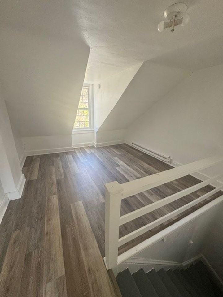 517 E Arch St - Photo 3 of 8