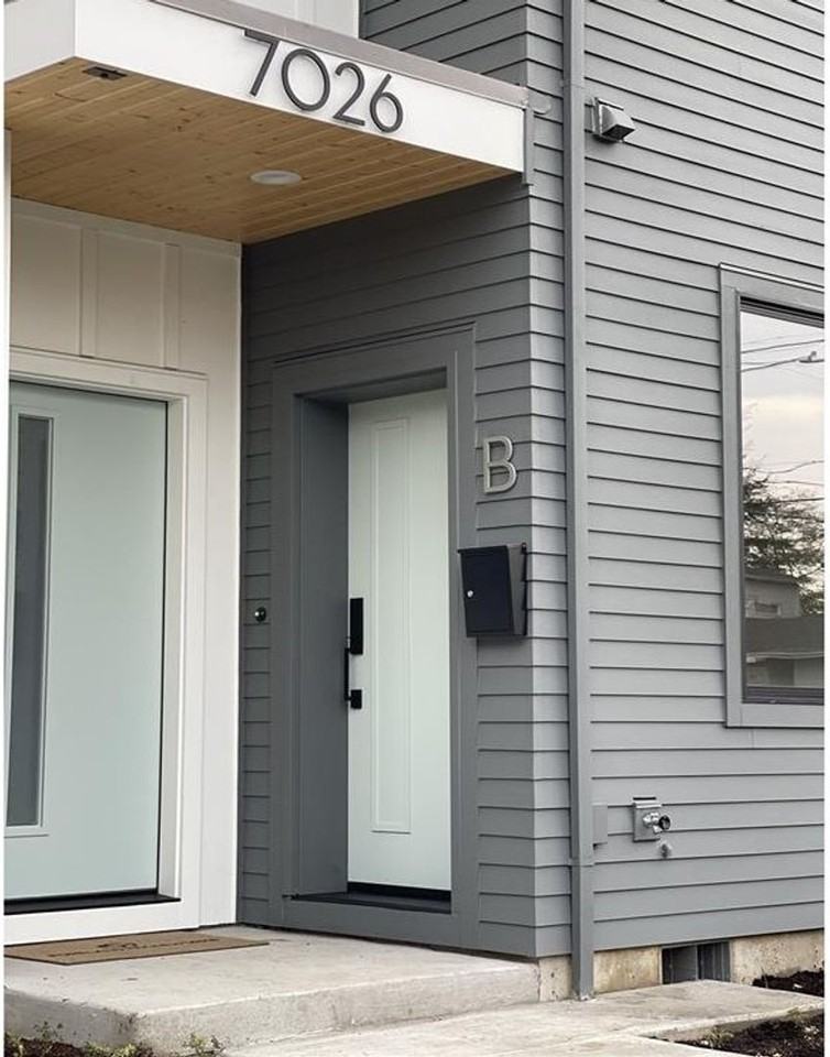 7026 Se Duke St #B - Photo 2 of 11