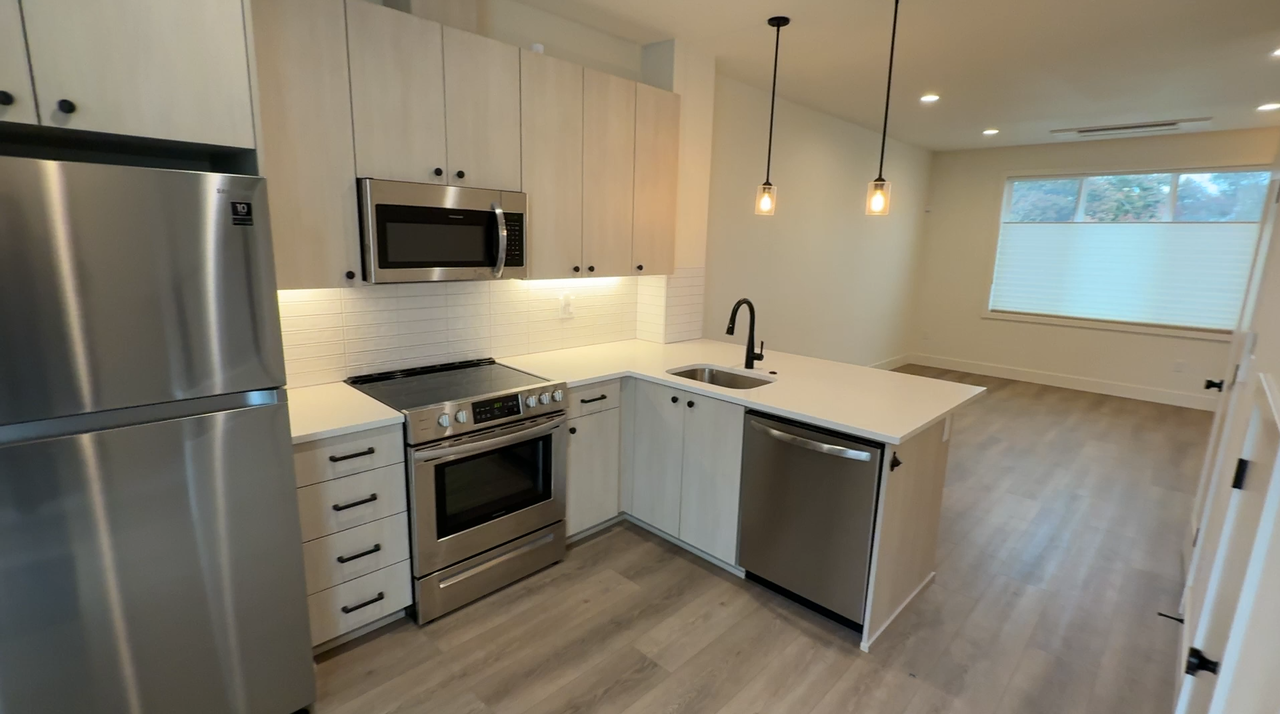 7026 Se Duke St #B - Photo 3 of 11