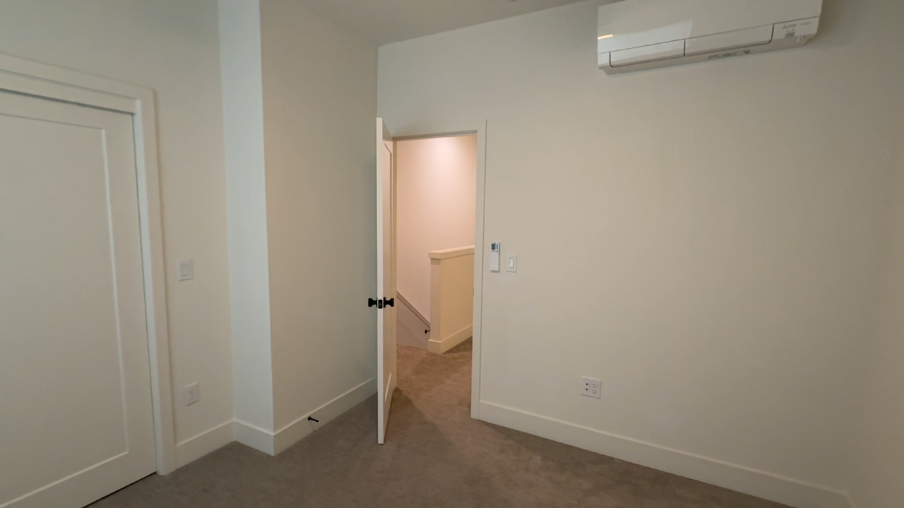 7026 Se Duke St #B - Photo 7 of 11