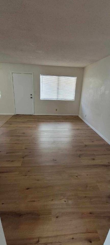 13701 Yukon Ave - Photo 3 of 21