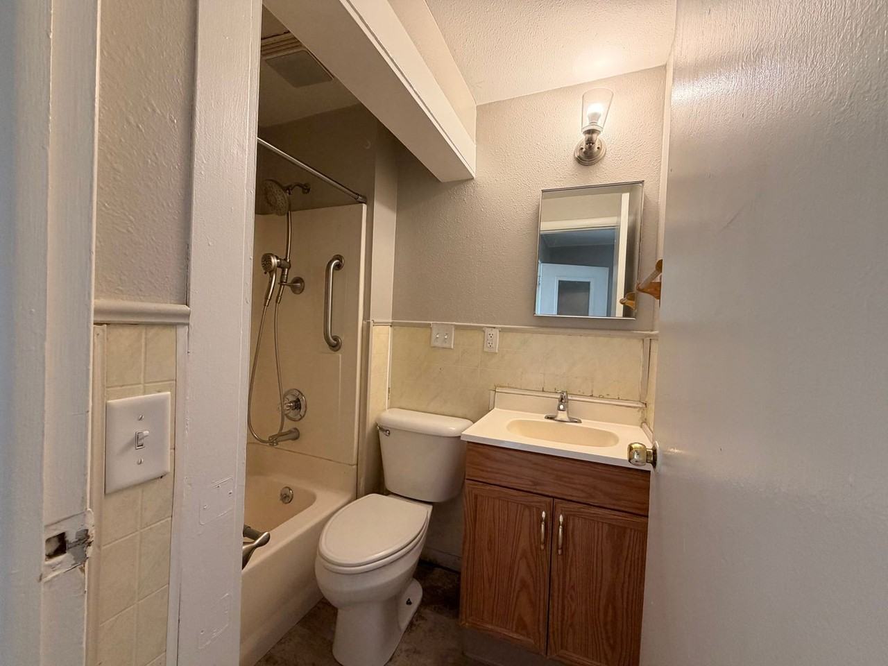 308 S 19th St - Photo 5 of 5