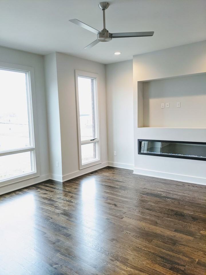 207 Taylor St - Photo 2 of 20