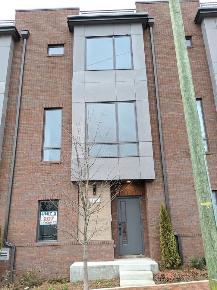 207 Taylor St - Photo 3 of 20