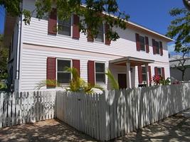 featured image of 717 Emma St