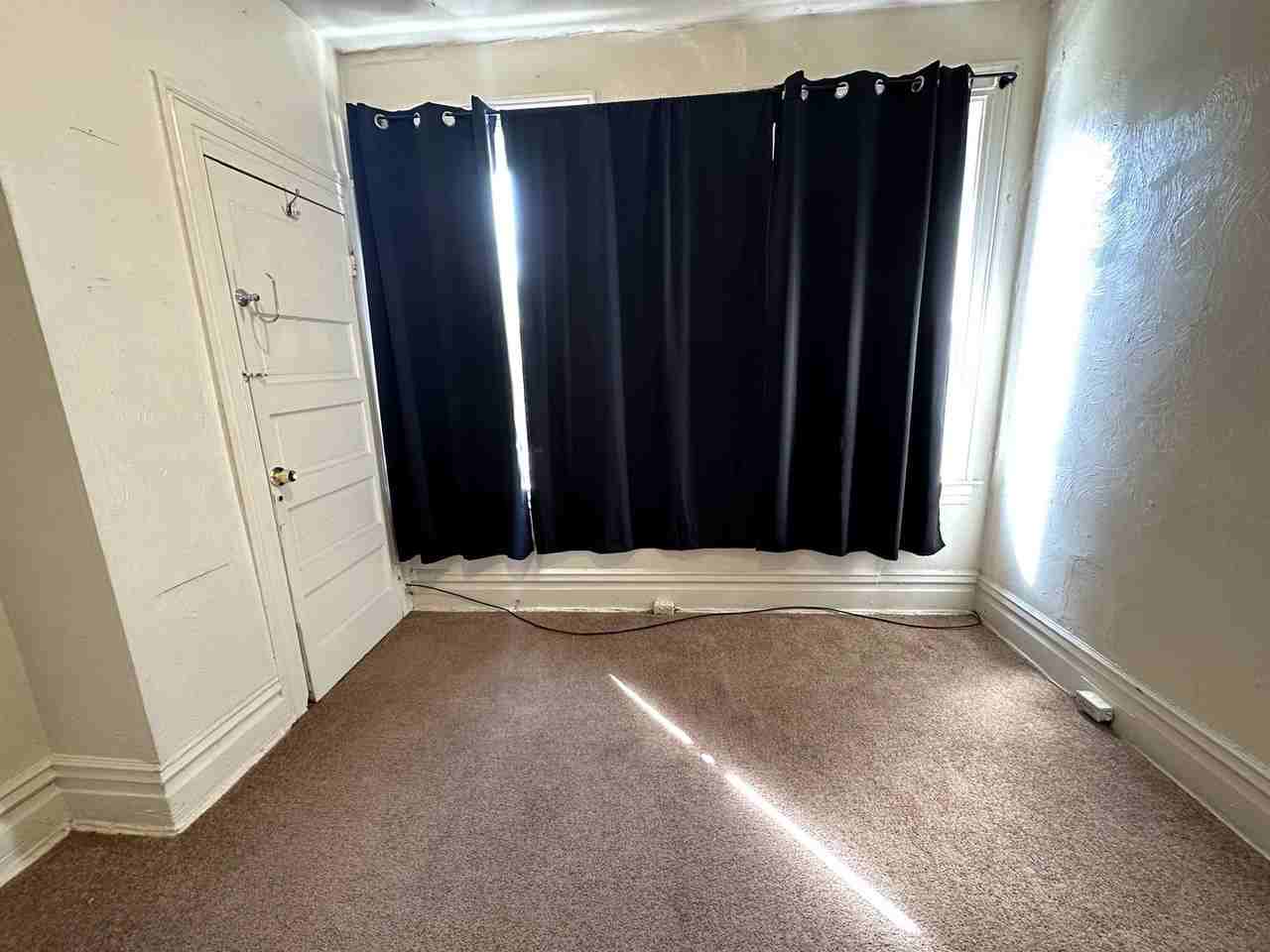 726 N Saint Clair St - Photo 2 of 10