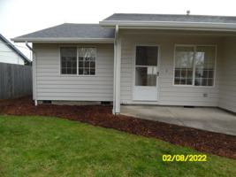 featured image of 990 Sw Oriole St