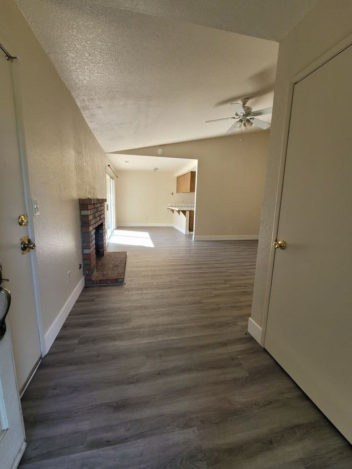 1308 Fernview Dr - Photo 2 of 12