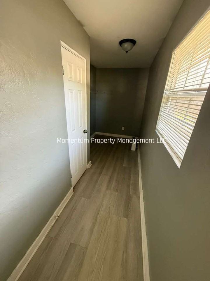 1130 10th St S - Photo 2 of 8