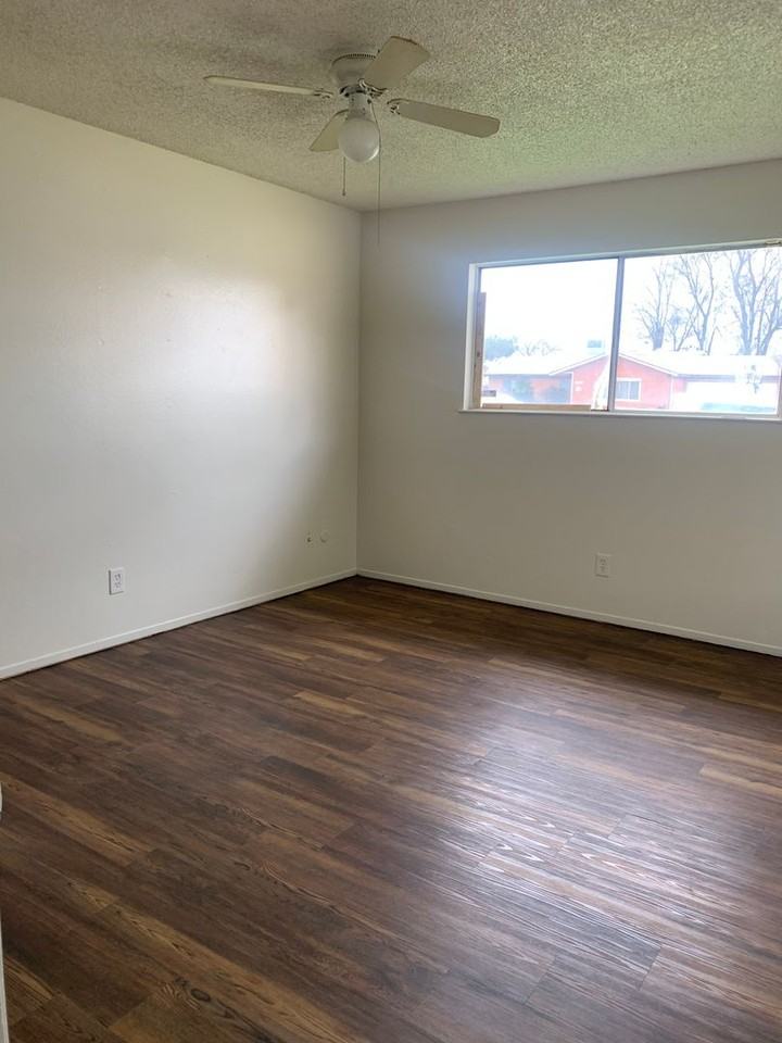 1225 Elberta Dr - Photo 3 of 23