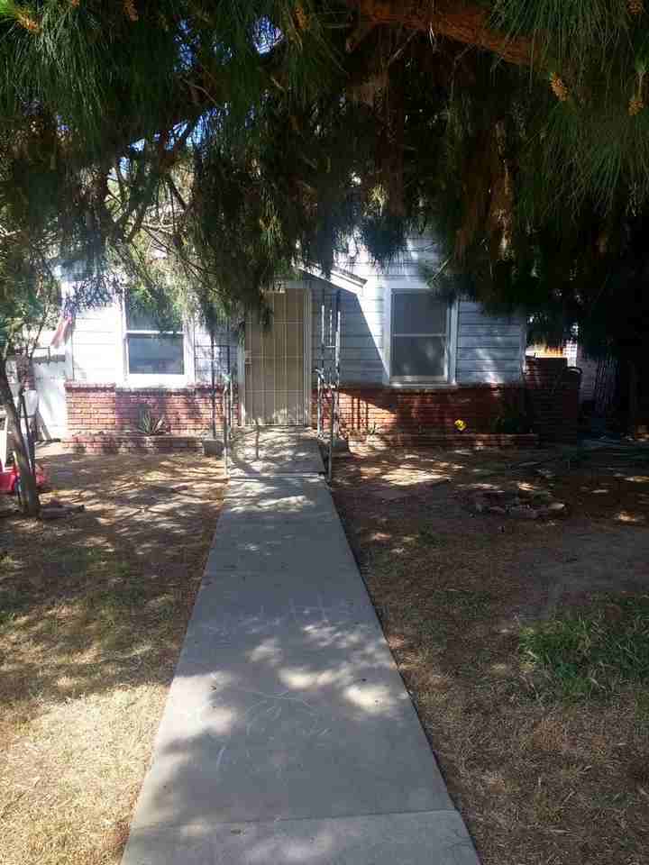 117 Follett St - Photo 2 of 12