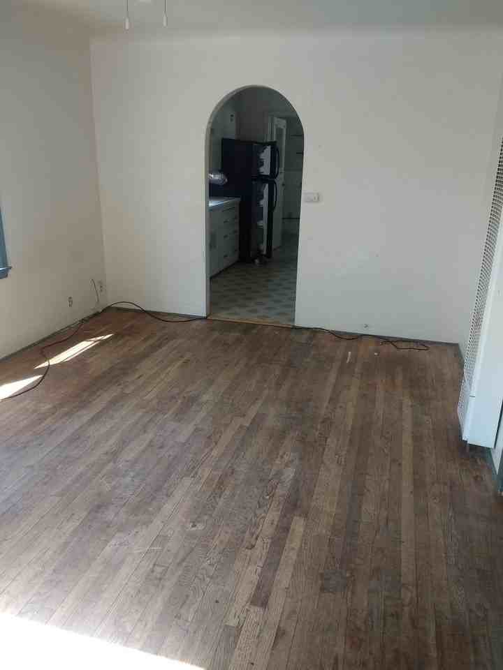 117 Follett St - Photo 4 of 12