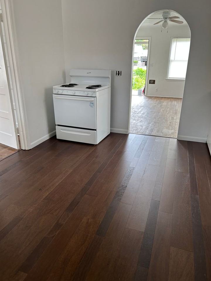 117 Follett St - Photo 7 of 12