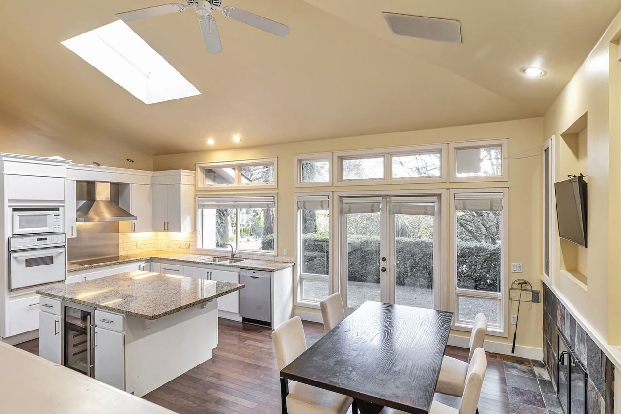 7622 Ne 14th St - Photo 6 of 25