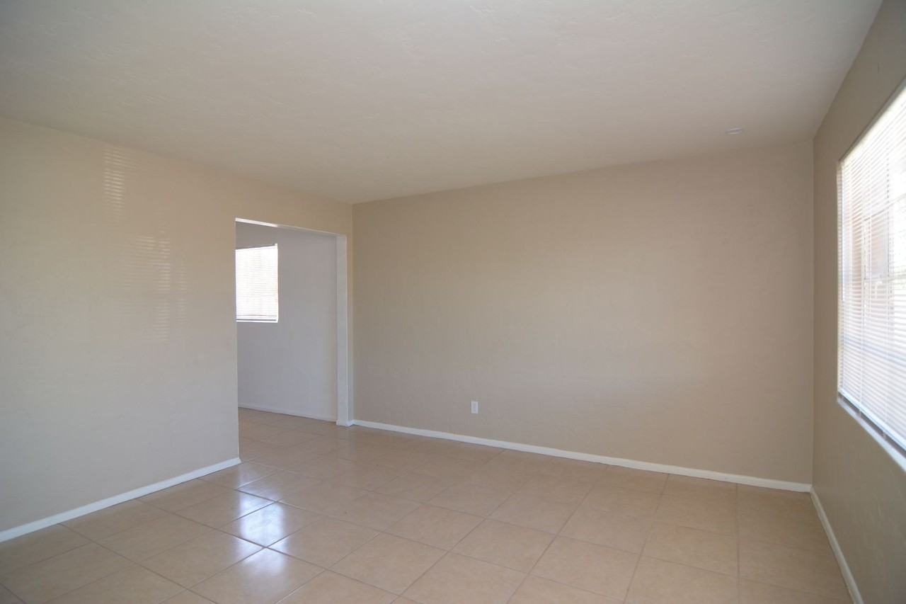 616 E Linden St - Photo 2 of 16