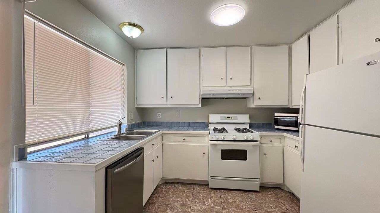 7247 Enterprise Dr - Photo 5 of 15