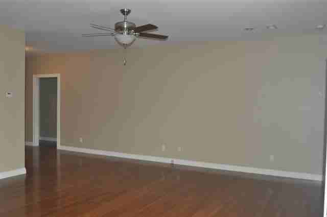 440 Cabernet Dr - Photo 5 of 9