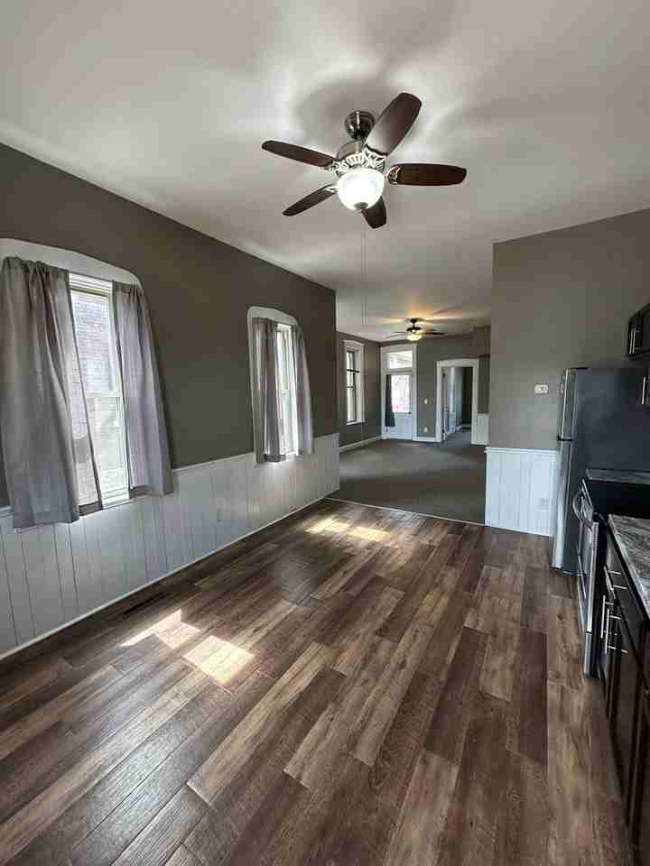 309 S 8th St - Photo 5 of 30