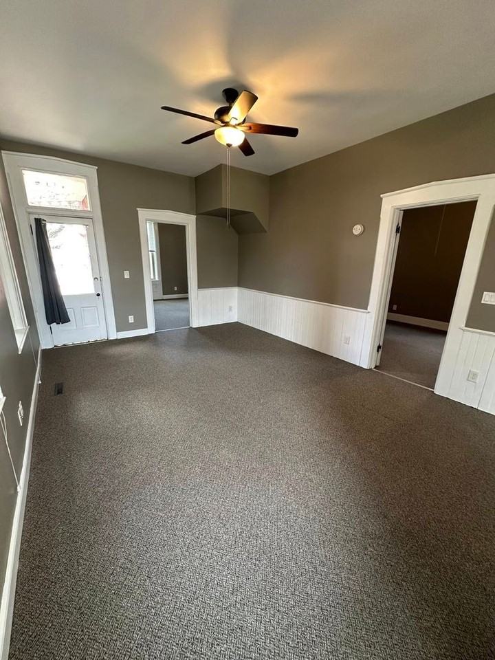 309 S 8th St - Photo 7 of 30