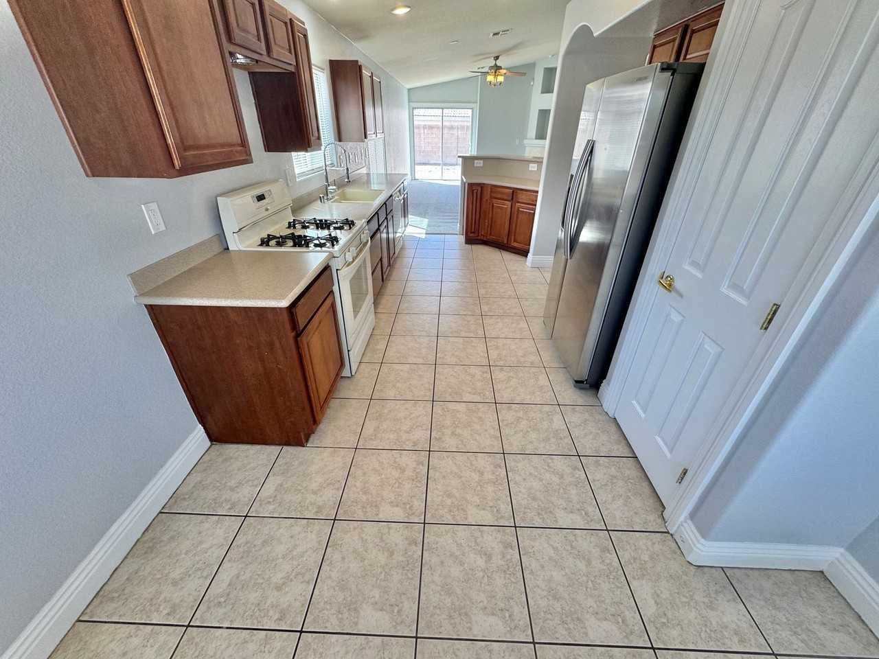 2767 Alderly Ridge Ave - Photo 3 of 36