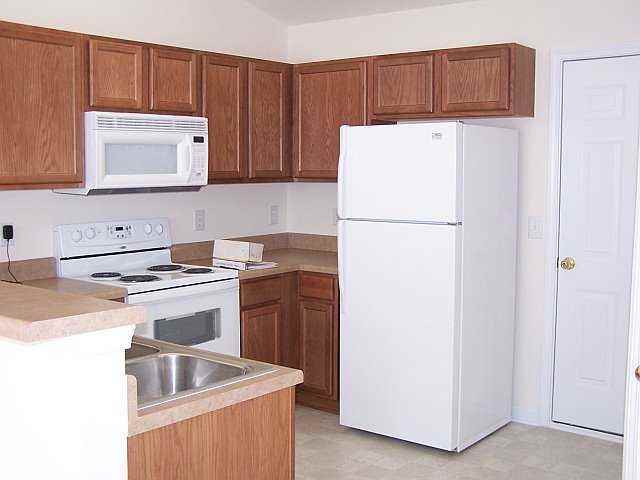 181 Dunbarton Ct - Photo 3 of 6