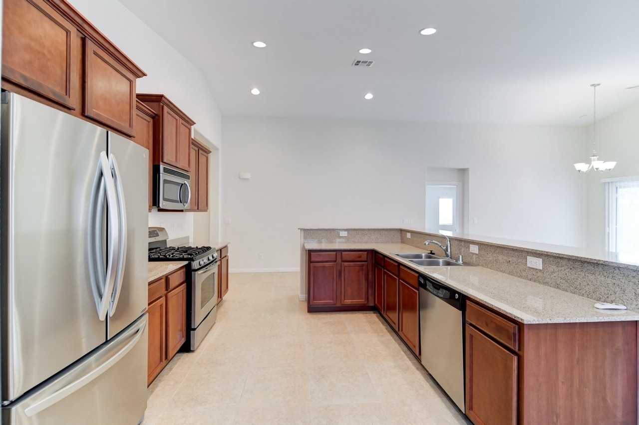 6117 Riverwalk Falls St - Photo 5 of 15