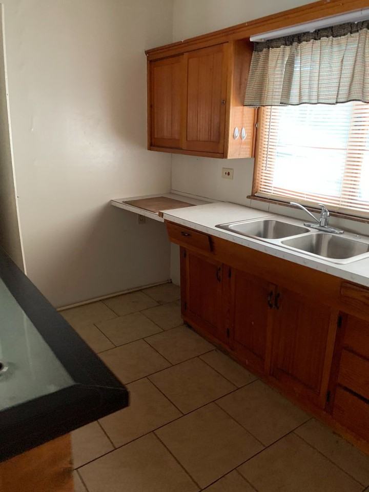 758 E North 10th St - Photo 3 of 5