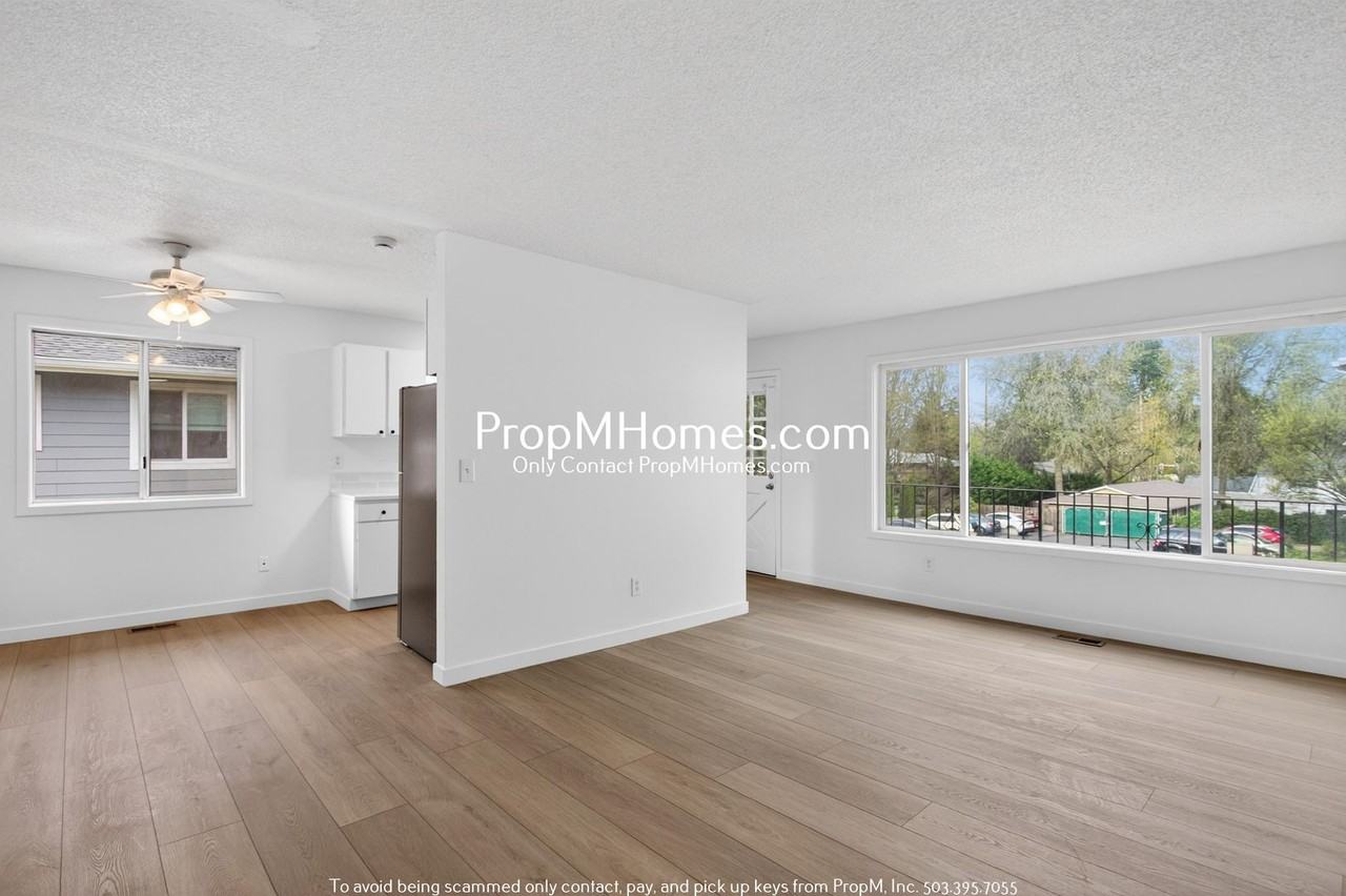 6056 Sw Valley Ave - Photo 3 of 18