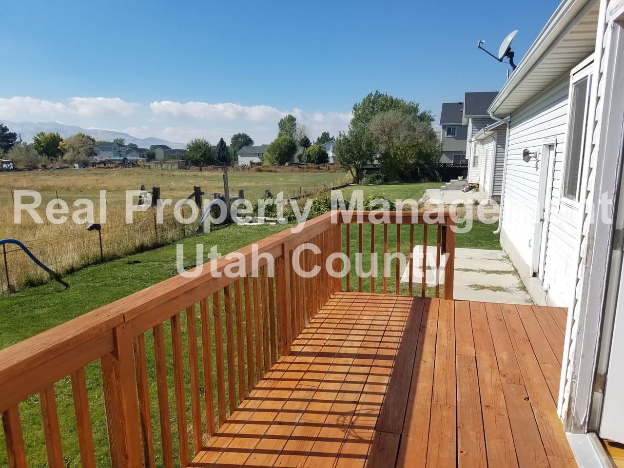 550 E 400 S - Photo 3 of 5