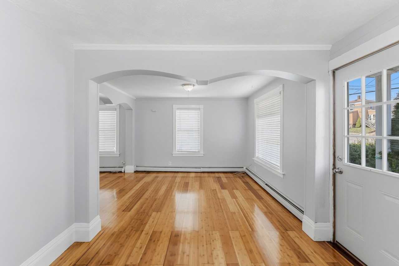46 Mary St - Photo 3 of 24
