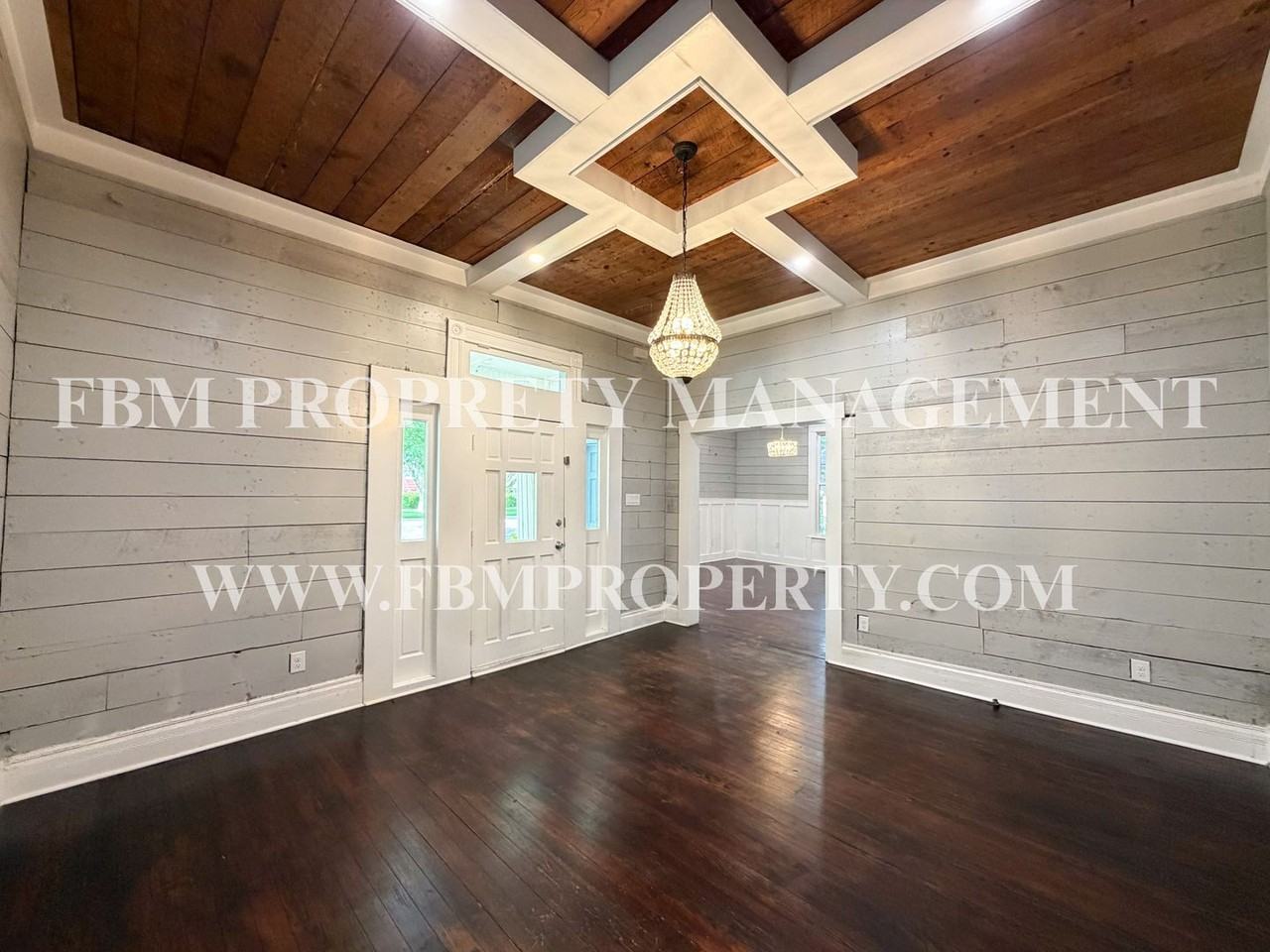 405 W Denton St - Photo 6 of 40