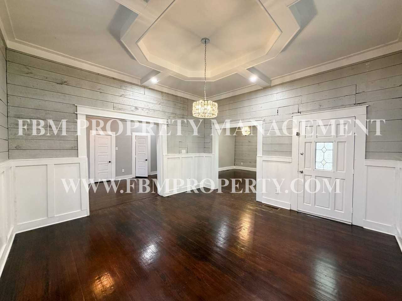 405 W Denton St - Photo 7 of 40