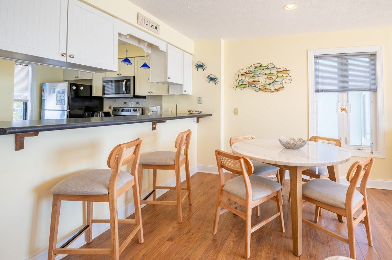 1002 Ocean Dunes 1002 @ 1002 Pelican Ct - Photo 3 of 19