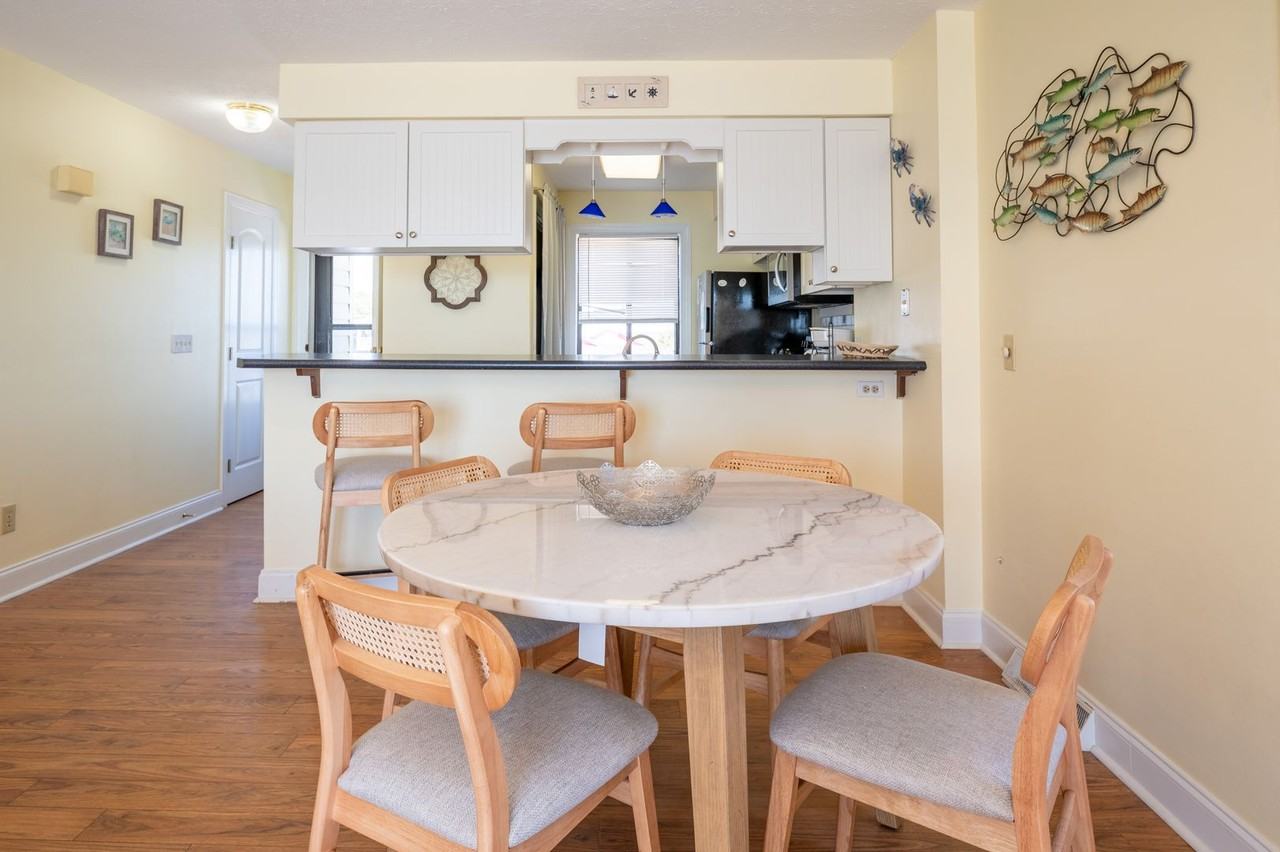 1002 Ocean Dunes 1002 @ 1002 Pelican Ct - Photo 7 of 19