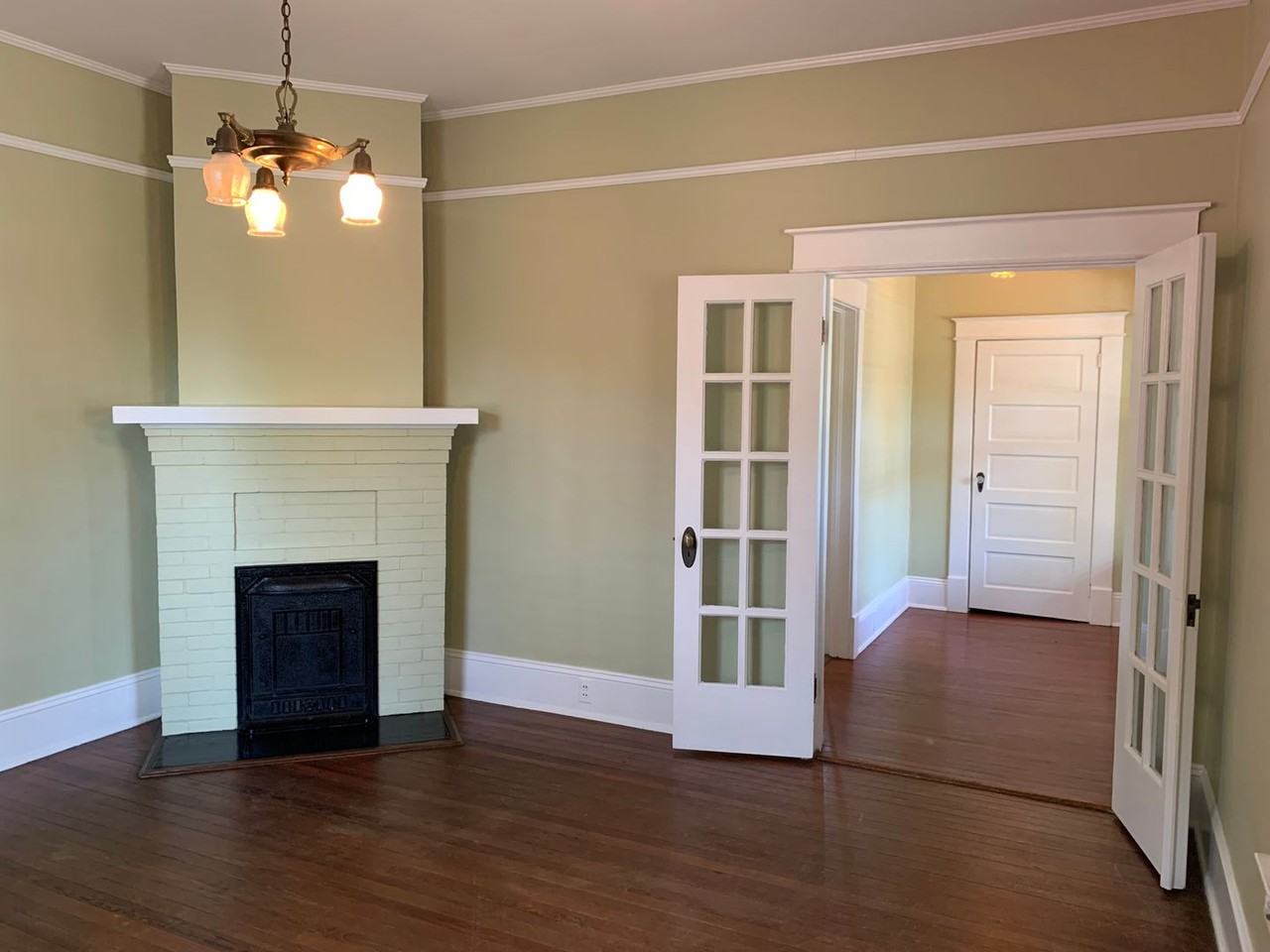 110 N Hilliard St - Photo 4 of 22