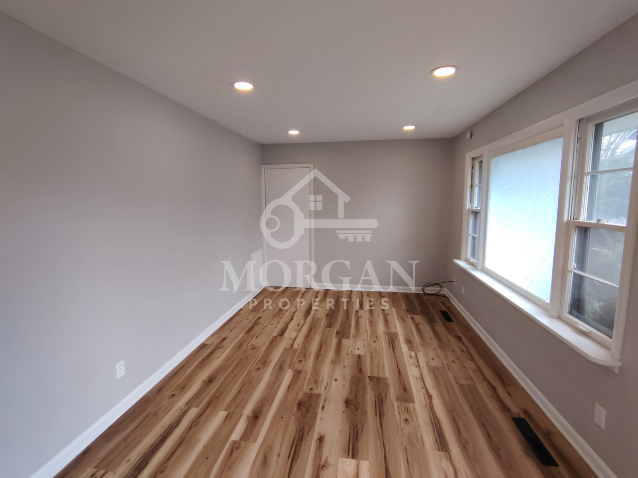 815 S Main St #B - Photo 2 of 6