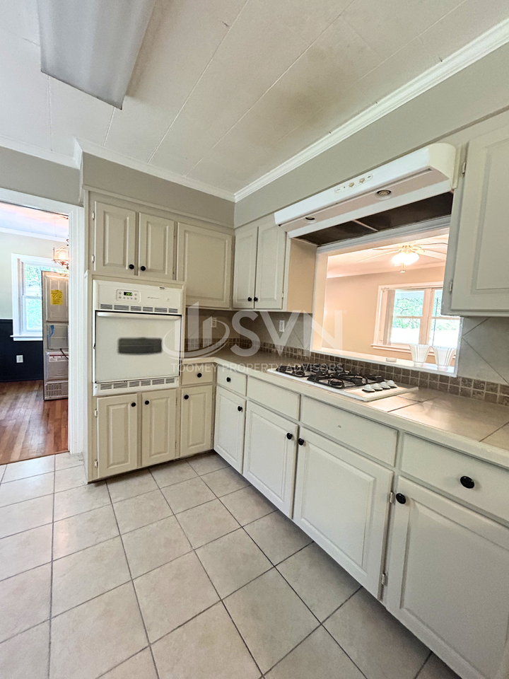 2913 Riverside DriveUnit A - Photo 2 of 16