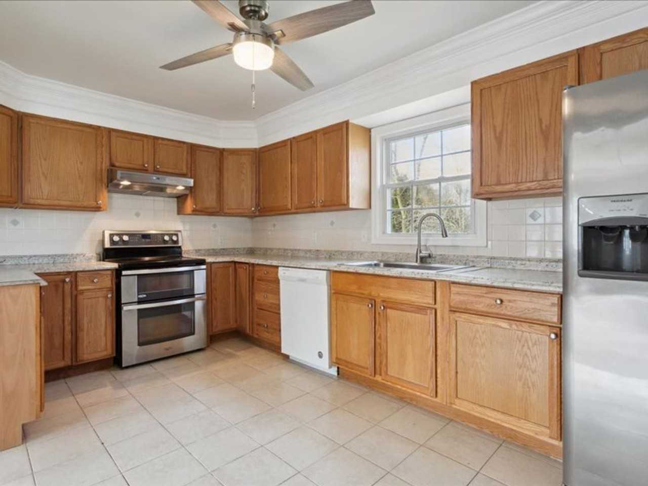 108 Tazewell Rd - Photo 5 of 23