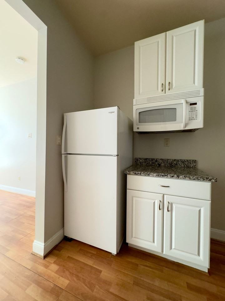For Rent: Chic Urban Living at 908 N Calvert St – Your City Sanctuary Awaits! - Photo 7 of 12