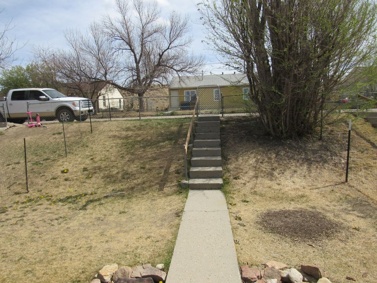 1038 S Nebraska Ave - Photo 3 of 13