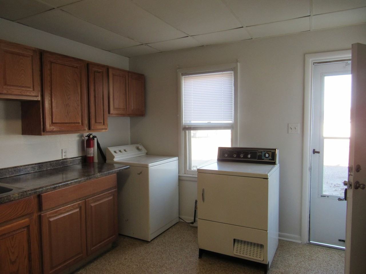 1038 S Nebraska Ave - Photo 6 of 13