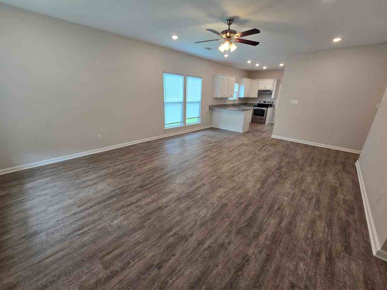 1221 Cherry Ln - Photo 2 of 11