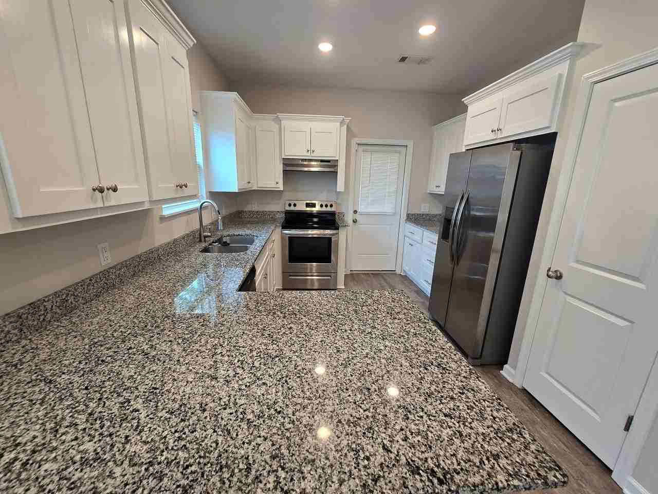 1221 Cherry Ln - Photo 3 of 11